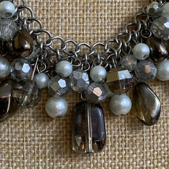 Silver Tone Glass Faux Pearl Beaded Chain Statement Necklace - Picture 3 of 8